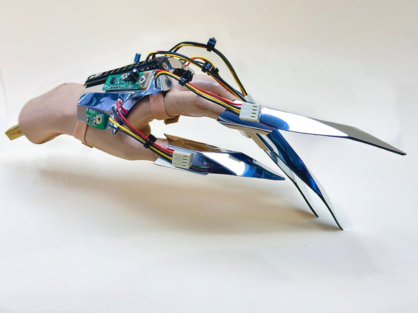 Cyborg hand, 5 chrome finger clauws, Edward-scissors, steampunk paws